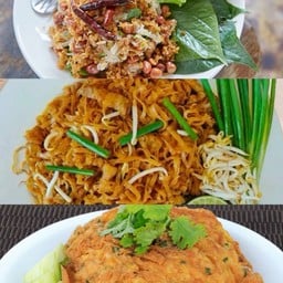 ยำแหนมและผัดหมี่ สูตรโคราช สาขา1