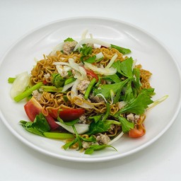 ยำมาม่าหมูสับ