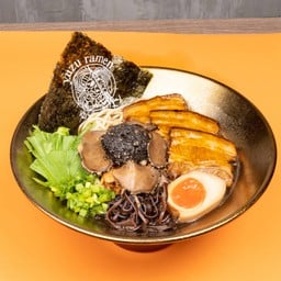 หมูสามชั้นทรัฟเฟิลโชยุราเมน