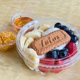 Greek Boy – Greek Yogurt & Fresh Fruit