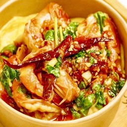 ข้าวไข่ข้นกุ้งใบกระเพรากรอบ