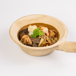 ผัดจับฉ่ายไหหลำ Sauteed Mixed Veggie in Clay Pot.