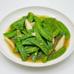 ผัดผักถั่วลันเตาน้ำมันหอย