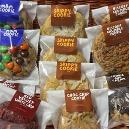 เจอาร์รี่ เบเกอรี่ กาดน้ำทอง