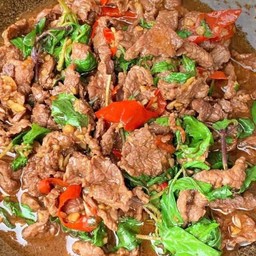 กระเพราเนื้อเผ็ด
