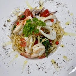 สปาเก็ตตี้โหระพาซีฟู้ด