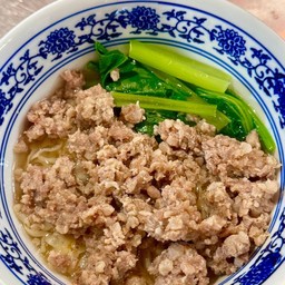 บะหมี่น้ำ หมูบะช่อทรงเครื่อง
