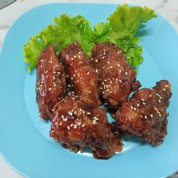 ปีกกลาง + ปีกไก่บนราดซอสเกาหลี