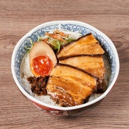 ข้าวหน้าหมูสามชั้นตุ๋น