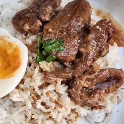 เนื้อตุ๋นโกหิน