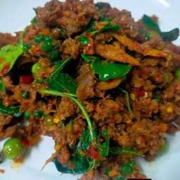 ผัดเผ็ดเนื้อติดมันแบบแห้งๆ..รสแบบอีสัก