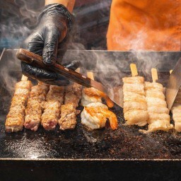 ค่อยๆย่าง ที่แปลว่าก้าวย่าง Place of Eight