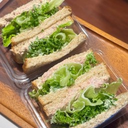 แซนด์วิชดีลักซ์ ทูน่า