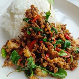 ข้าวกะเพราเนื้อสับ