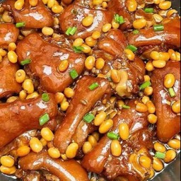 ข้าวคากิตุ๋นถั่วเหลือง-黄豆焖猪蹄盖饭