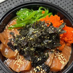 [อร่อยซ่ากับโค้ก] ข้าวด้งแซลม่อนดอง +  โค้ก ออริจินัล (กระป๋อง) 