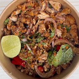 ข้าวยำไก่กรอบ สุดแซบ