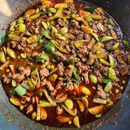 ลุงแหงพริกแกงจันทร์