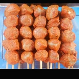 ลูกชิ้นทอด  ฮลาล  ในปี้มบางจาก