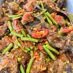 ผัดพริกแกงกลาง(กับข้าว)