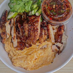 ข้าวหน้า  ไก่ย่าง ใข่ข้น