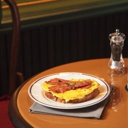 แซนวิชเบคอน และไข่