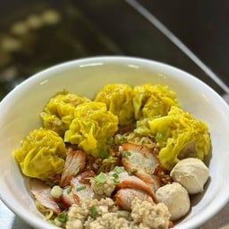 บะหมี่เกี๊ยวยักษ์ ตลาดพระปิ่น9