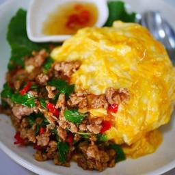 ข้าวกระเพราไข่ข้น