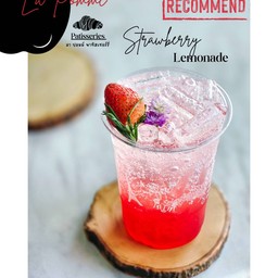 Strawberry Lemonade Soda สดชื่นหอมหวาน มะนาวสดค่ะ