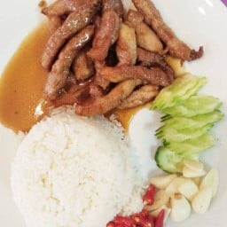 ครัวลุงโต้ง.  ไก่อบถัง@ สเต็ก ร่มม่วง