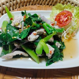 ยำคะน้าหมู