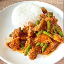 ครัวป้าอุ่น ซอยเนื้อไม้