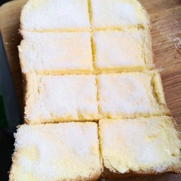 ปังเนยน้ำตาลกลิ่นเนยสด แบบไม่ปิ้ง