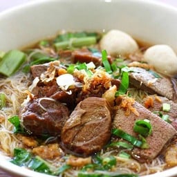 ร้านก๋วยเตี๋ยวป้าท้อนวมินทร์42เเยก22