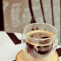 Hot AMERICANO อเมริกาโน่ร้อน กาเเฟดำ หอมกรุ่นยามเช้า