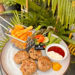 ฟริคาเดลเลิ่น แฮมเบิร์กสไตล์เยอนมัน