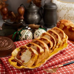 ขนมปัง นุ่มๆไส้รวมหมูหยอง ไส้กรอก มายองเนส (เล็ก)