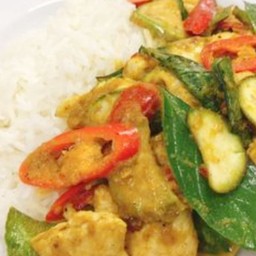 ข้าวราดเขียวหวานแห้งหมู