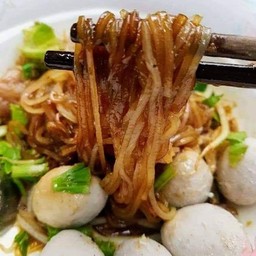 ก๋วยเตี๋ยวแห้งคลุกซีอิ๊วดำ