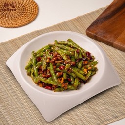 ถั่วแขกผัดพริกแห้ง