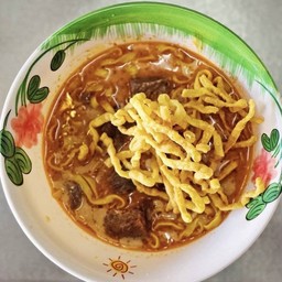 ข้าวซอยเนื้อน่องลายสามชั้นตุ๋น