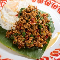 กินกะเพราถาด ดอยสะเก็ด-เชียงใหม่ By.PBScon’s ดอยสะเก็ด