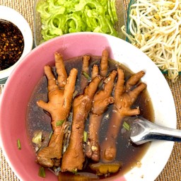 ก๋วยเตี๋ยวไก่ตุ๋นมะระ ที่จริงใจ