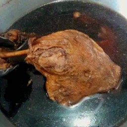 ก๋วยเตี๋ยวน่องติดสะโพก