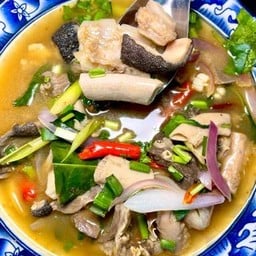 ต้มแซ่บเครื่องในเนื้อ