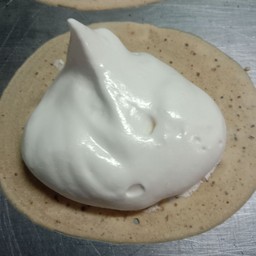 ครีมล้วน   8 ชิ้น