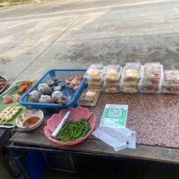 ร้านเจ๊ช่อ ศาลเจ้าพ่อ