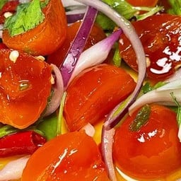 ยำไข่แดงเค็ม