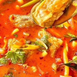 ต้มยำกระดูกอ่อนน้ำข้น