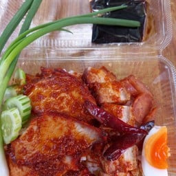 นราวรรณ ข้าวหมูแดงหมูกรอบ